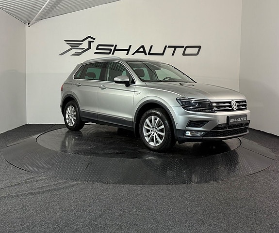 Volkswagen Tiguan 3 of 23