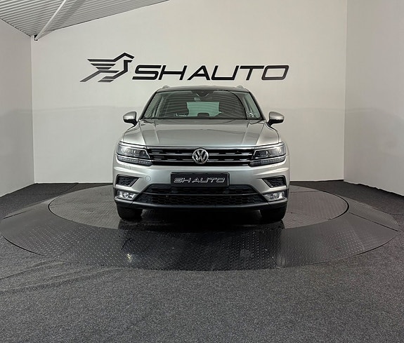 Volkswagen Tiguan 2 of 23
