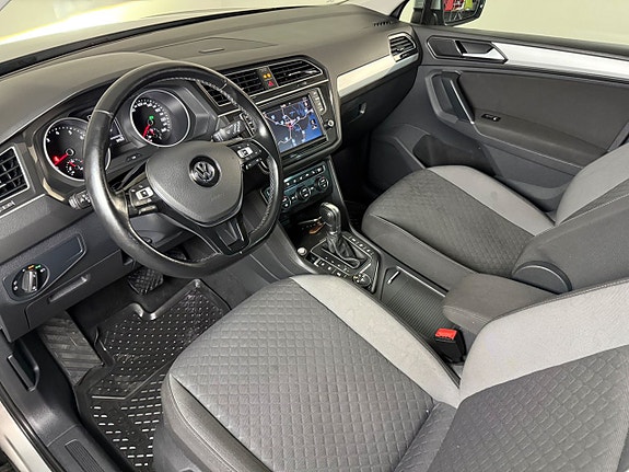 Volkswagen Tiguan 9 of 23