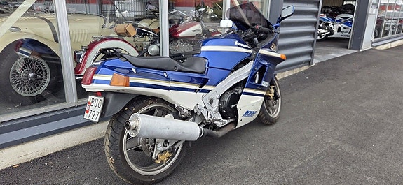 Kawasaki ZX-10 B 3 of 10