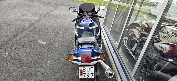 Kawasaki ZX-10 B 7 of 10