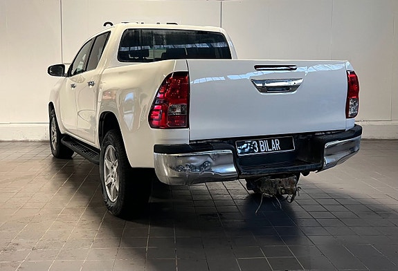 Toyota HiLux 7 of 17