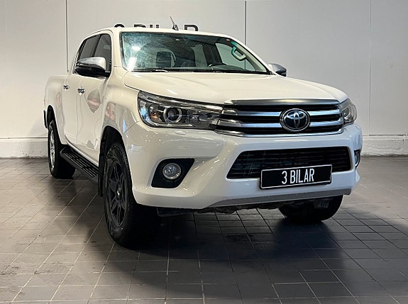 Toyota HiLux 2 of 17