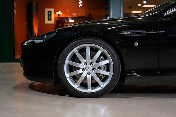 Aston Martin DB9 5 of 5