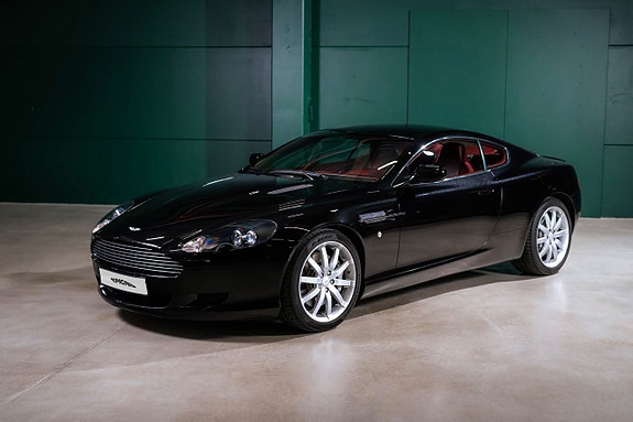 Aston Martin DB9 11 of 23