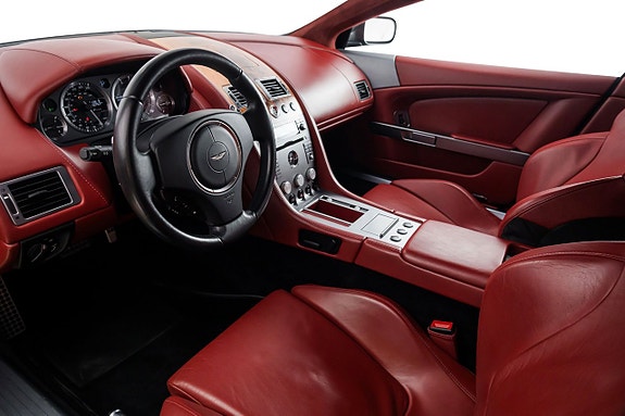 Aston Martin DB9 13 of 23
