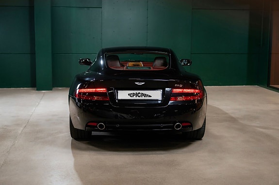 Aston Martin DB9 8 of 23