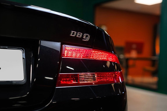 Aston Martin DB9 10 of 23