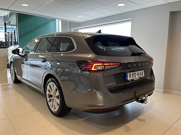 Skoda Superb 2 of 23