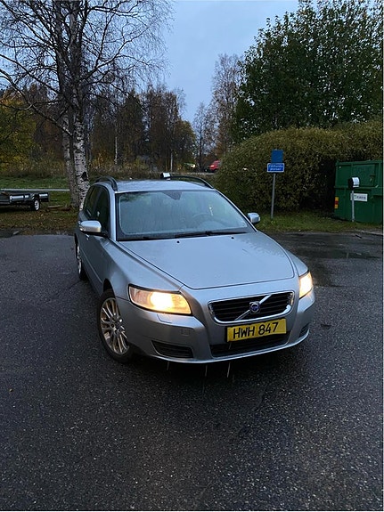 Volvo V50 2 of 5