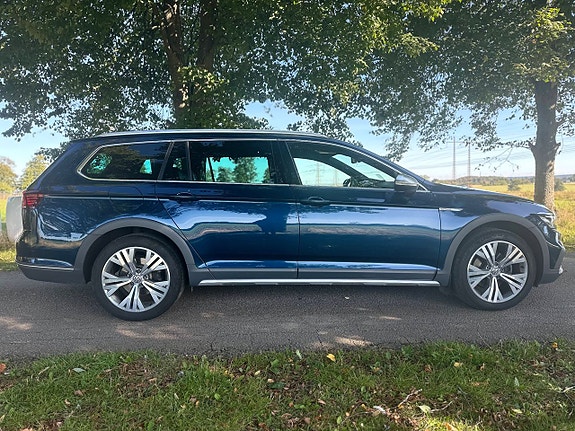 Volkswagen Passat Alltrack 7 of 30