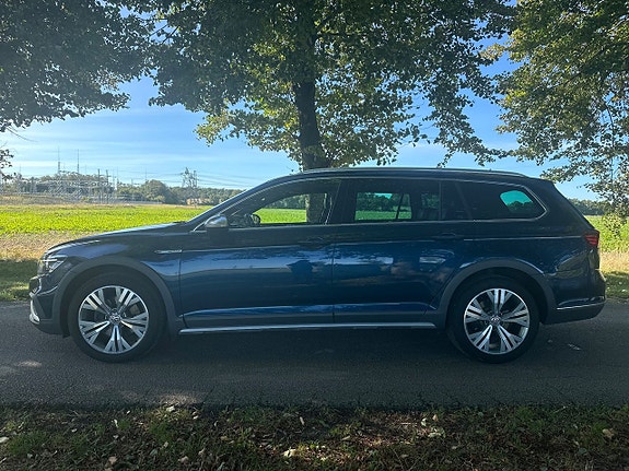 Volkswagen Passat Alltrack 8 of 30