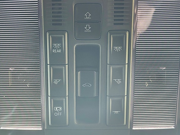 Volkswagen Passat Alltrack 13 of 30