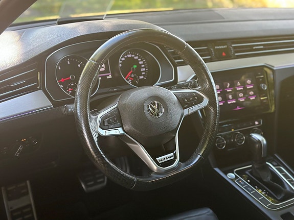 Volkswagen Passat Alltrack 17 of 30