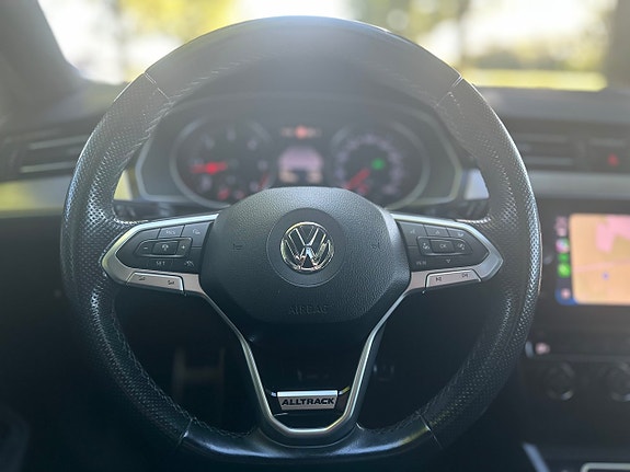 Volkswagen Passat Alltrack 29 of 30