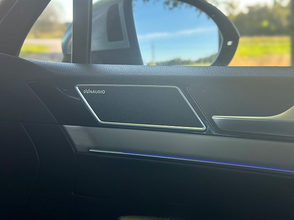 Volkswagen Passat Alltrack 18 of 30