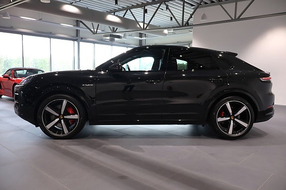 Porsche Cayenne 5 of 5