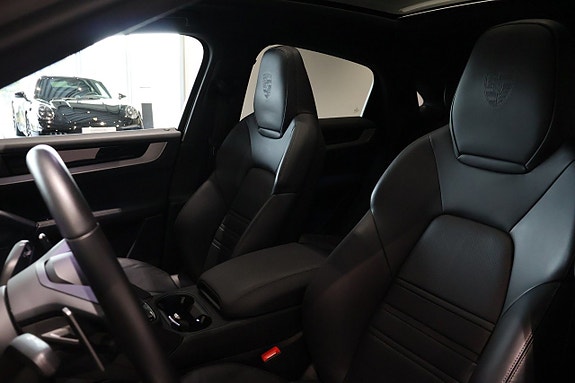 Porsche Cayenne 18 of 24