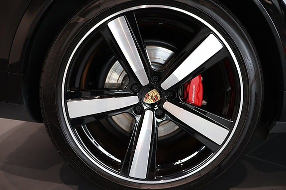 Porsche Cayenne 10 of 24