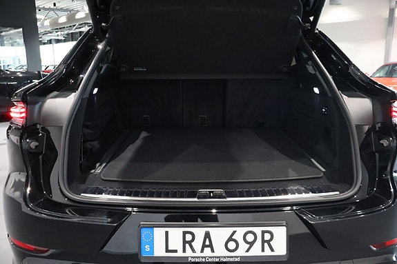 Porsche Cayenne 11 of 24
