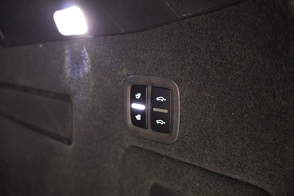 Porsche Cayenne 12 of 24