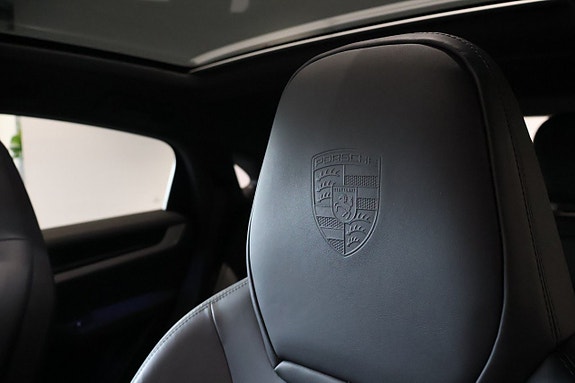 Porsche Cayenne 17 of 24