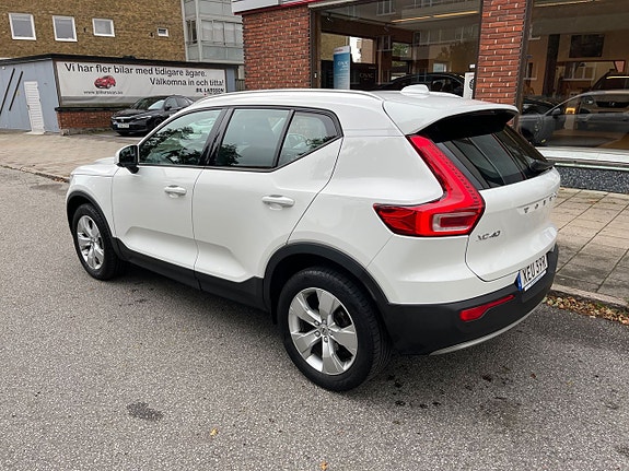 Volvo XC40 4 of 5