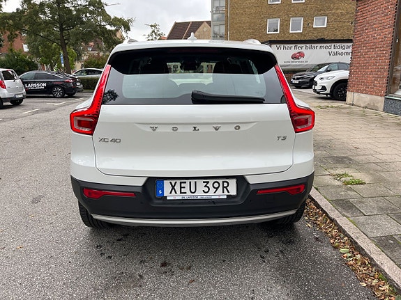 Volvo XC40 5 of 5
