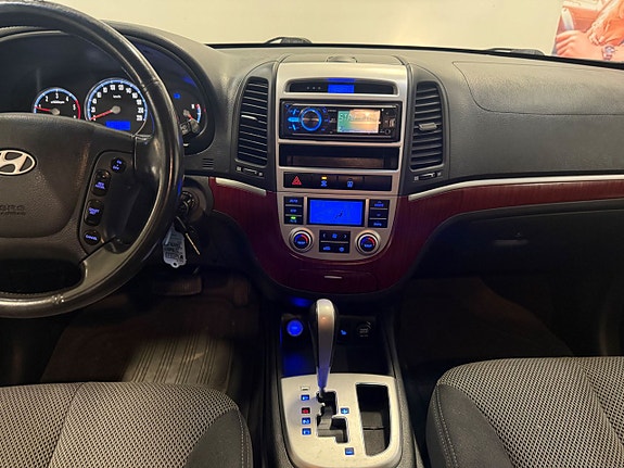 Hyundai Santa Fe 14 of 27