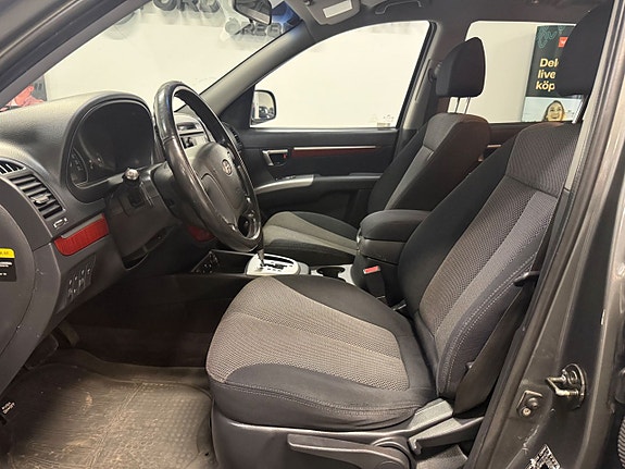 Hyundai Santa Fe 8 of 27