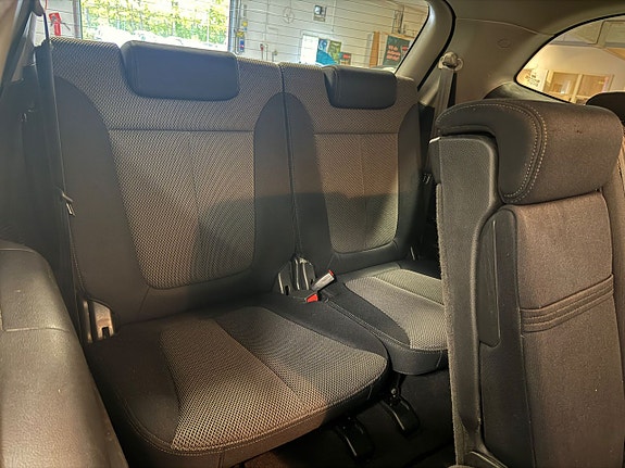 Hyundai Santa Fe 23 of 27