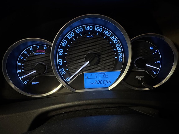 Toyota Auris 21 of 22