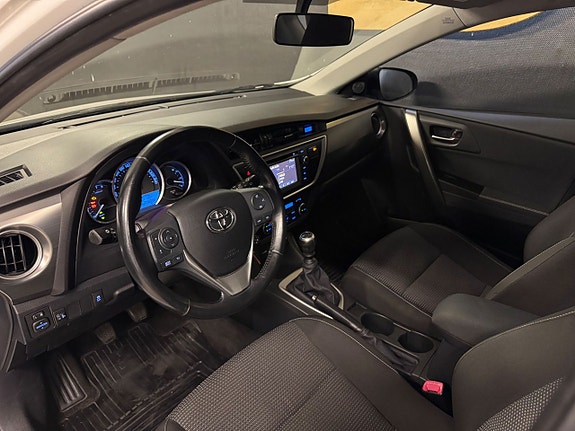 Toyota Auris 11 of 22