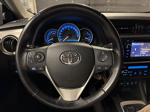 Toyota Auris 22 of 22