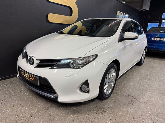Toyota Auris 4 of 22