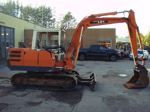 Takeuchi TB 68 S 2 of 5
