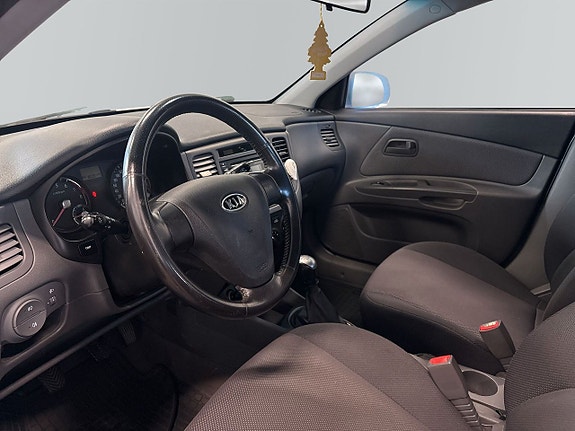 Kia Rio 6 of 11