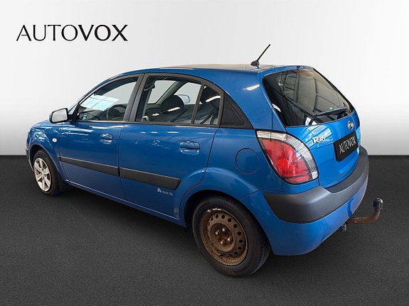 Kia Rio 2 of 5