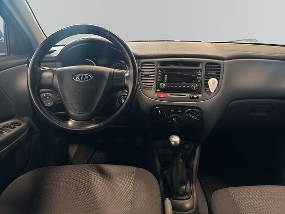 Kia Rio 8 of 11