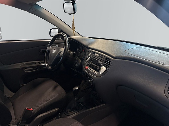 Kia Rio 9 of 11