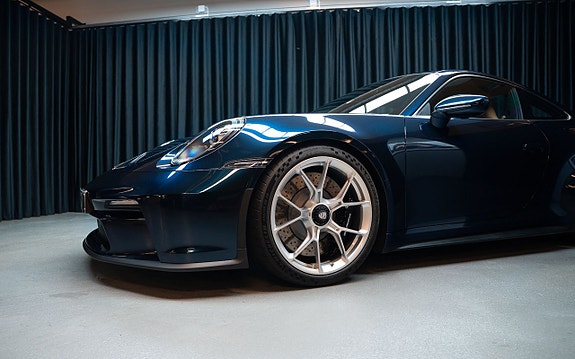 Porsche 911 2 of 5