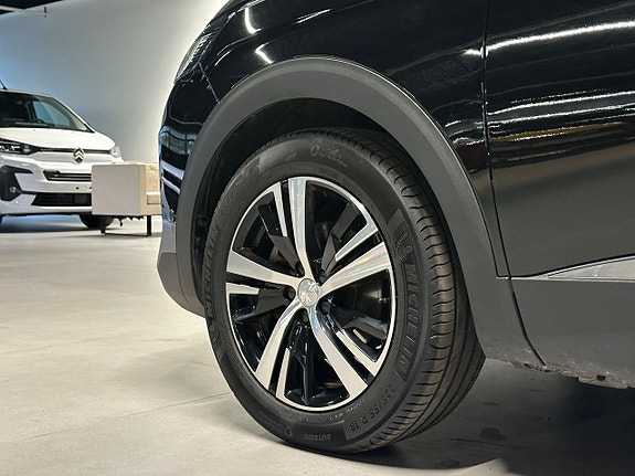 Peugeot 3008 4 of 5