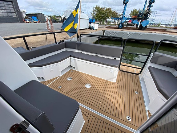 SARGO 36 Explorer -26,  2 x D6-380/DPI + Assisted Docking 4 of 12