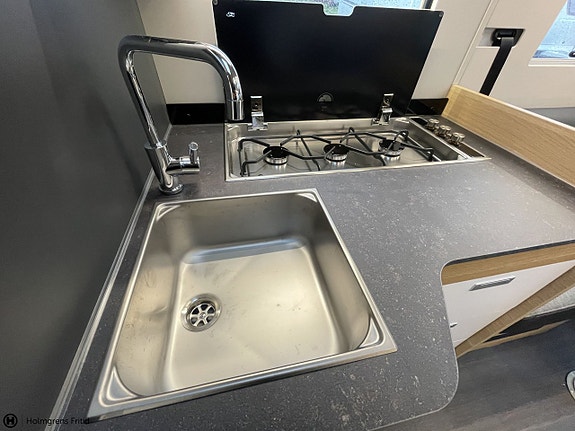 Adria Matrix Plus 670 DL | FACE TO FACE | ALDE VATTENBUSEN VÄRME | 10 of 23