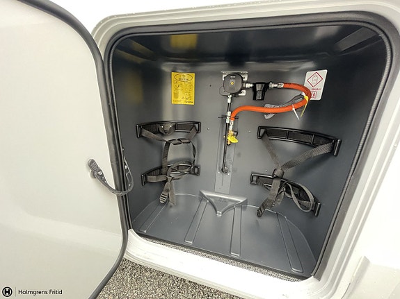 Adria Matrix Plus 670 DL | FACE TO FACE | ALDE VATTENBUSEN VÄRME | 20 of 23