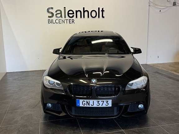 BMW 530i 3 of 5