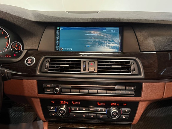 BMW 530i 18 of 23