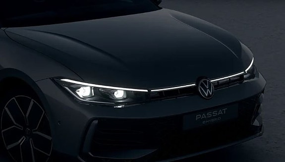 Volkswagen Passat 8 of 14