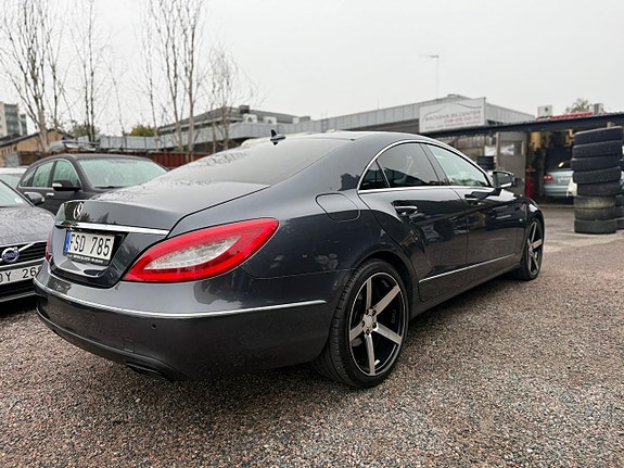 Mercedes-Benz CLS350 5 of 5