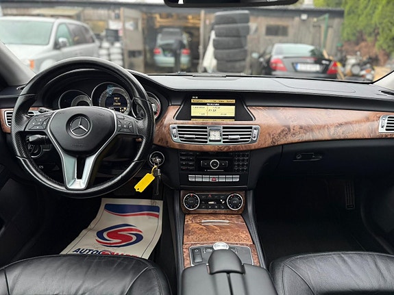 Mercedes-Benz CLS350 9 of 13